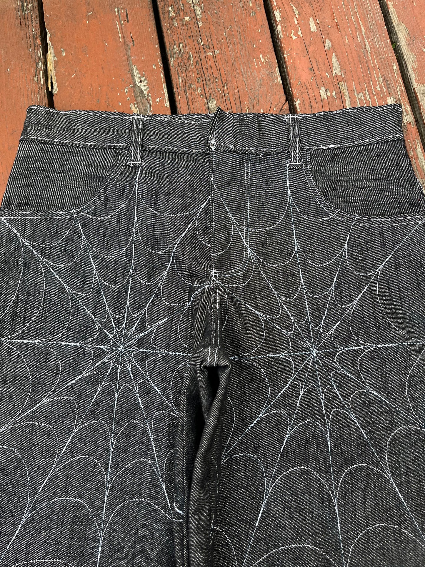 SPIDERWEB GREY WASH JEANS